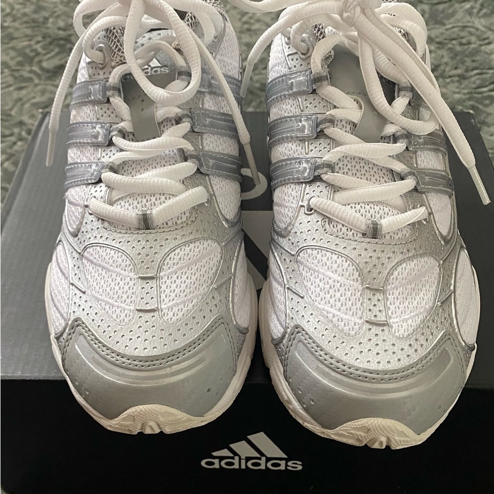 Adidas Originals Oswego Pro Trendy Sporty Sneakers - Picture 8 of 9